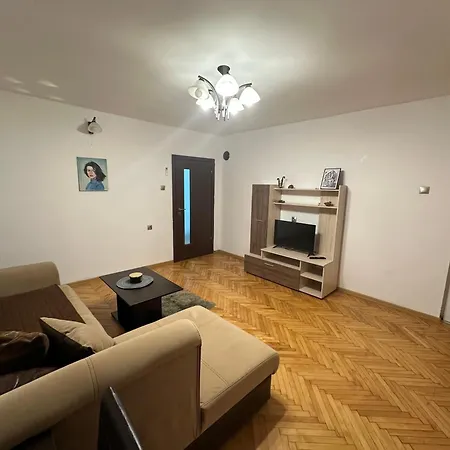 Апартамент за гости моника *