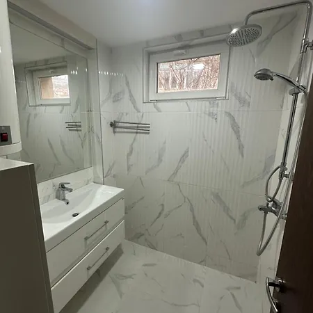 за гости моника * בלצ'יק