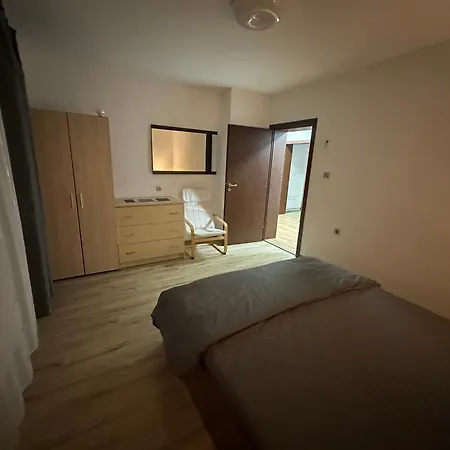 דירה за гости моника